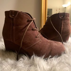 Girls Brown Booties Size 1.5